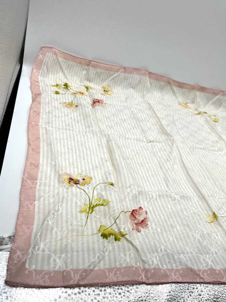 NINA RICCI　ニナリッチ　ハンカチ　スカーフ　花　フラワー　縁ライトピンク　シルク　57×57
