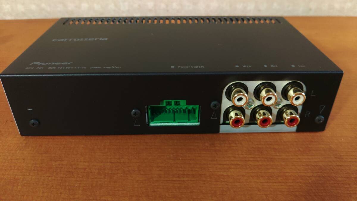 DEH-P01 attached amplifier 