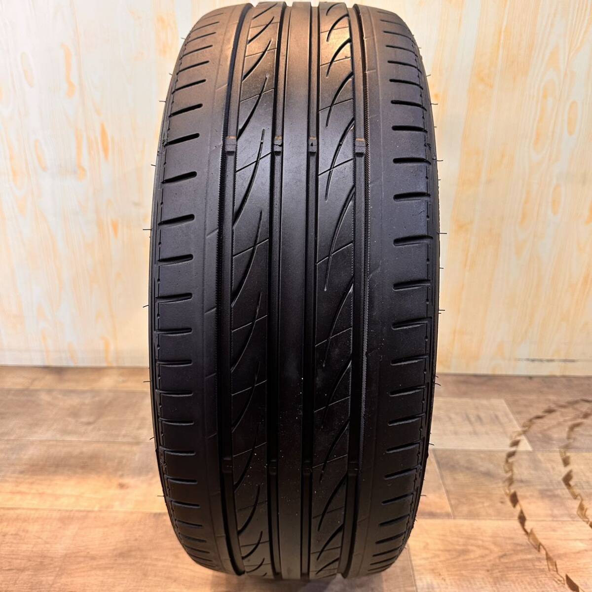 [770]LUCCINI BUONO SPORT 215/45R18 93W XL 2023年製 中古 1本 ルッチーニ ブォーノスポーツ_画像1