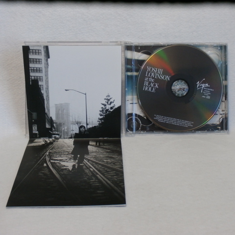 ＜美品＞　吉井和哉　/　YOSHII LOVINSON at the BLACK HOLE　　（初回生産限定盤　CD+DVD)　　国内正規セル版　（THE YELLOW MONKEY）_画像5