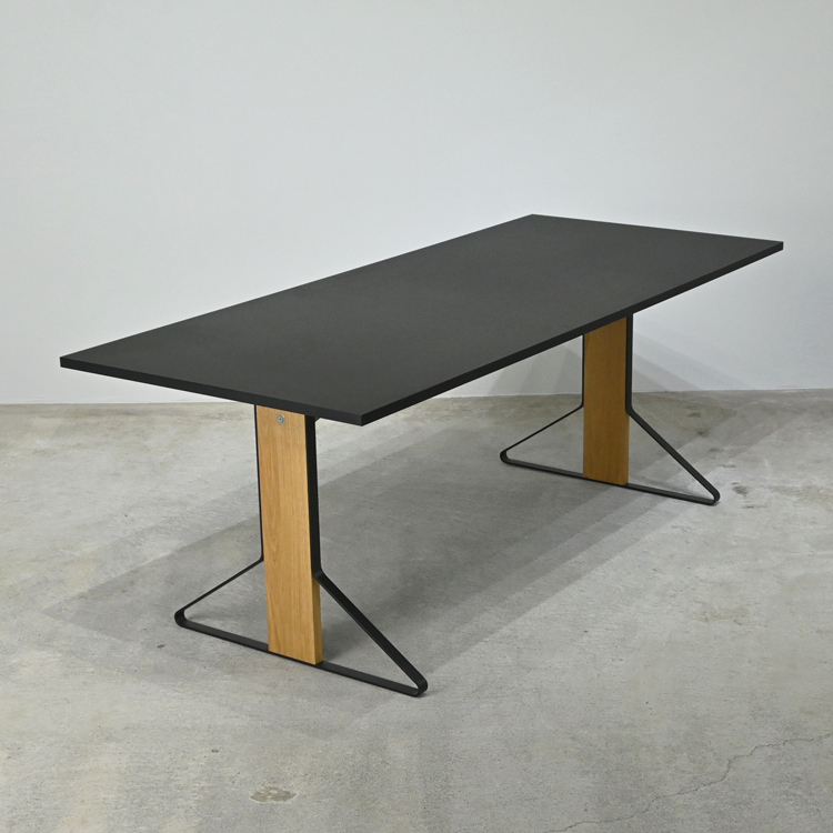 フィンランド artek “Kaari Table” リノリウム天板 ダイニングテーブル 38.1万/アルテック 北欧 ウェグナー モーエンセン アアルト