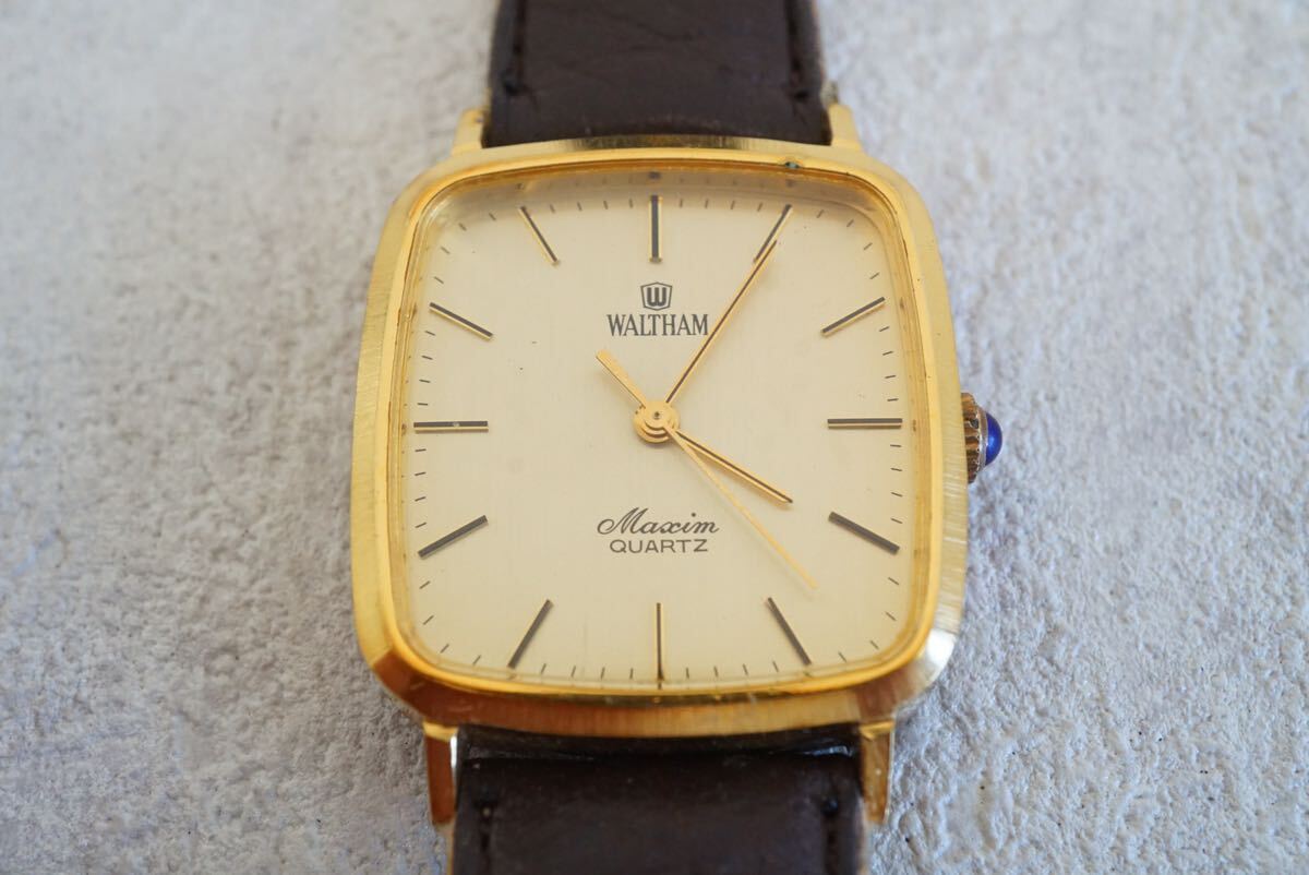 F575 WALTHAM/ウォルサム Maxine/マキシーヌ ゴールドカラー クォーツ 腕時計 スクエア SWISS/スイス ブランド アクセサリー 不動品の画像1