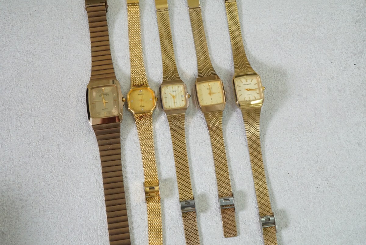 F693 ゴールドカラー スクエア 腕時計 メンズ レディース アクセサリー クォーツ 大量 セット まとめて おまとめ まとめ売り 不動品_画像5