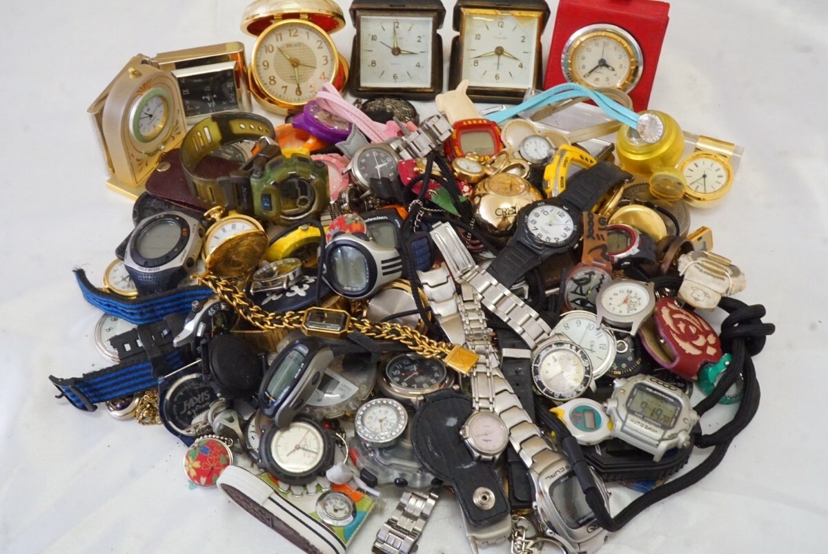 F1113 大量 ジャンク品 懐中時計 腕時計 フェイス 文字盤 ネックレス 置時計など アクセサリー クォーツ まとめて おまとめ まとめ売り _画像1