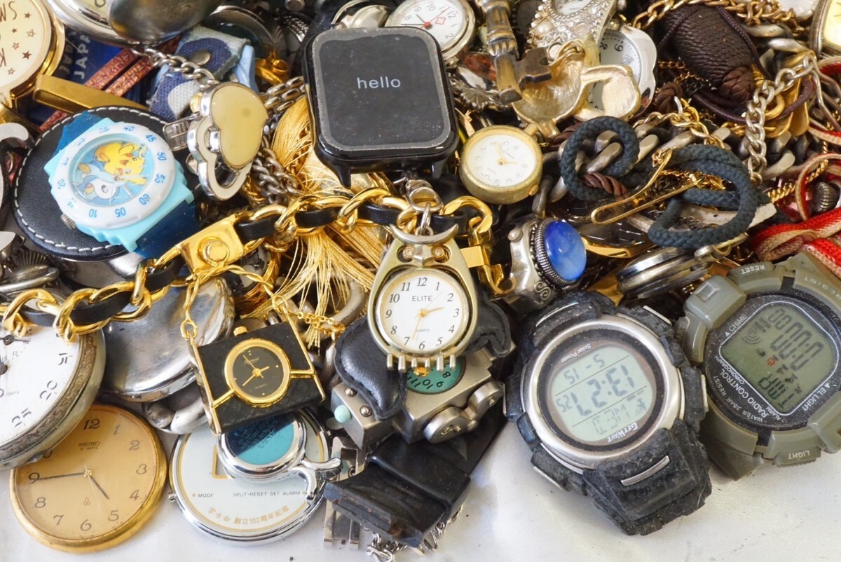 F1111 大量 ジャンク品 懐中時計 腕時計 フェイス 文字盤 ネックレス 置時計など アクセサリー クォーツ まとめて おまとめ まとめ売り _画像8