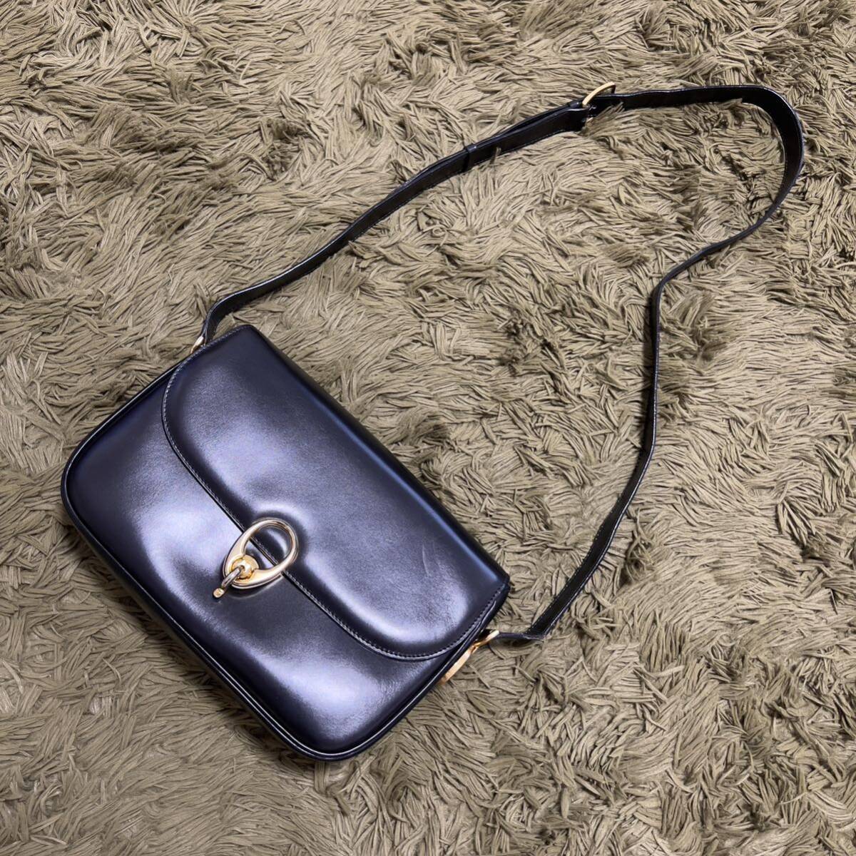 CELINE セリーヌ ショルダーバッグ ヴィンテージ ブラック 黒 レザー ゴールド金具 W25cm H16cm D6cm_画像3