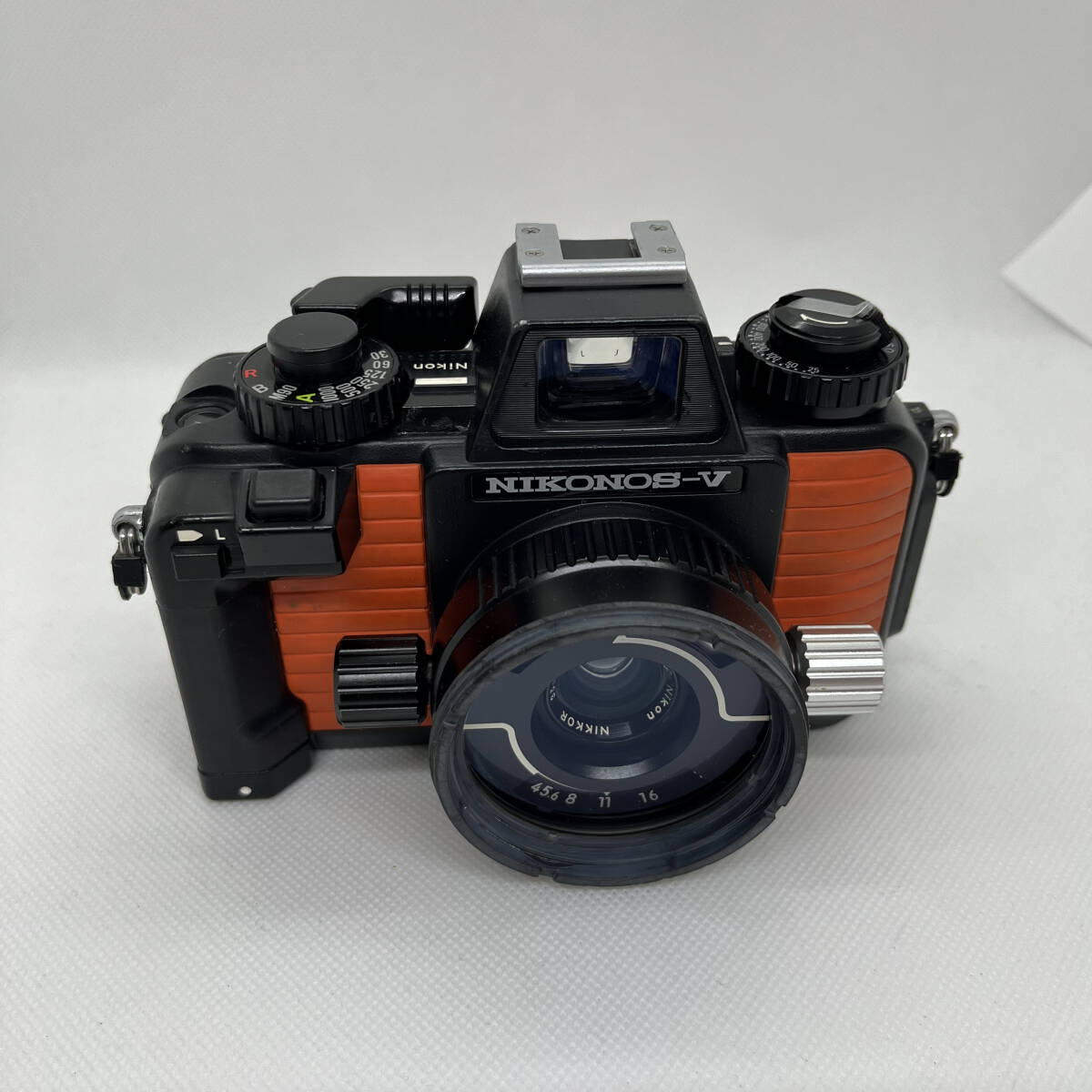 【送料無料 233205】NIKON ニコン NIKONOS-V 35mm f/2.8 コンパクト フィルムカメラ 光学機器 動作未確認 現状品の画像1