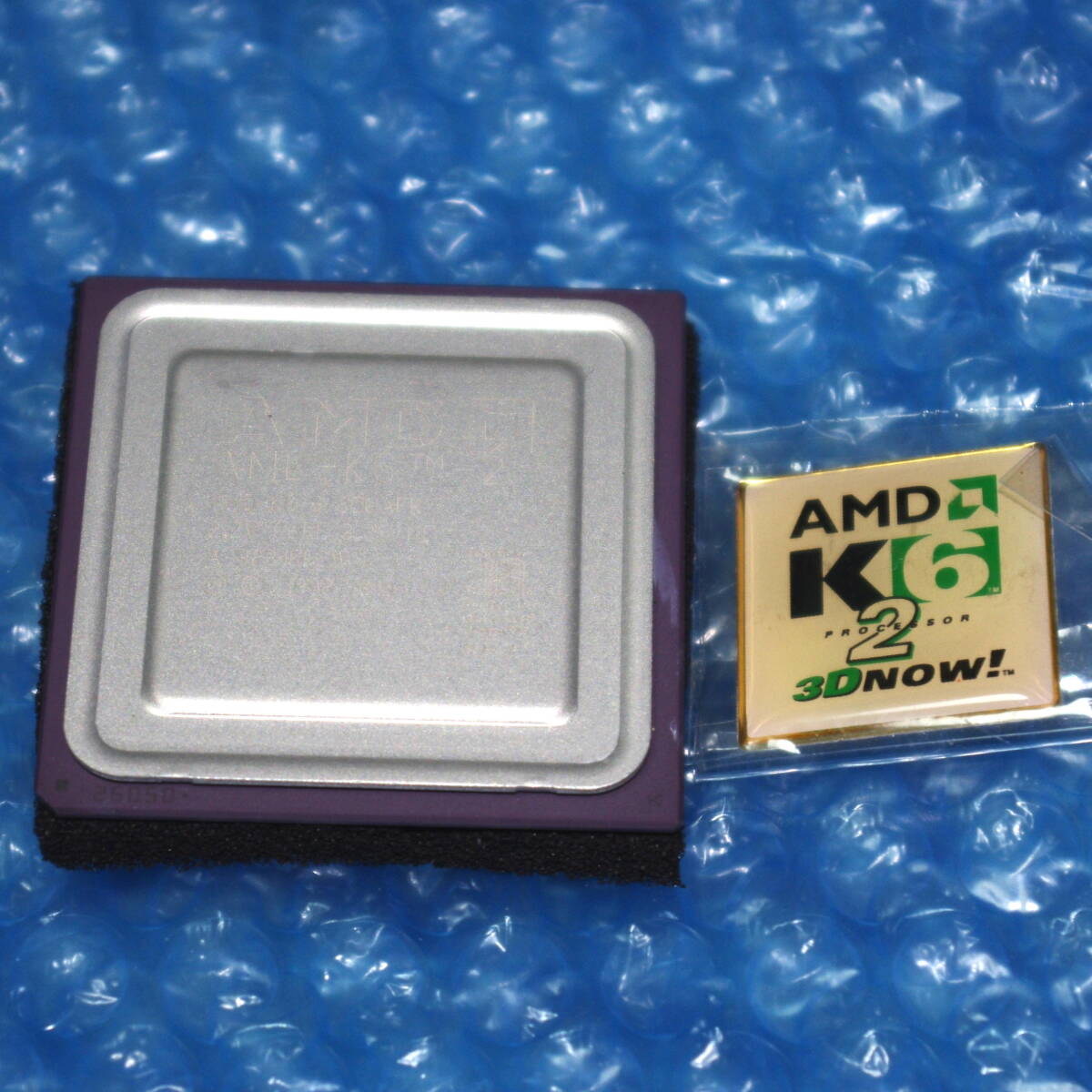 AMD K6-2 300MHz 動作未確認 CPUとエンブレムシール _画像5