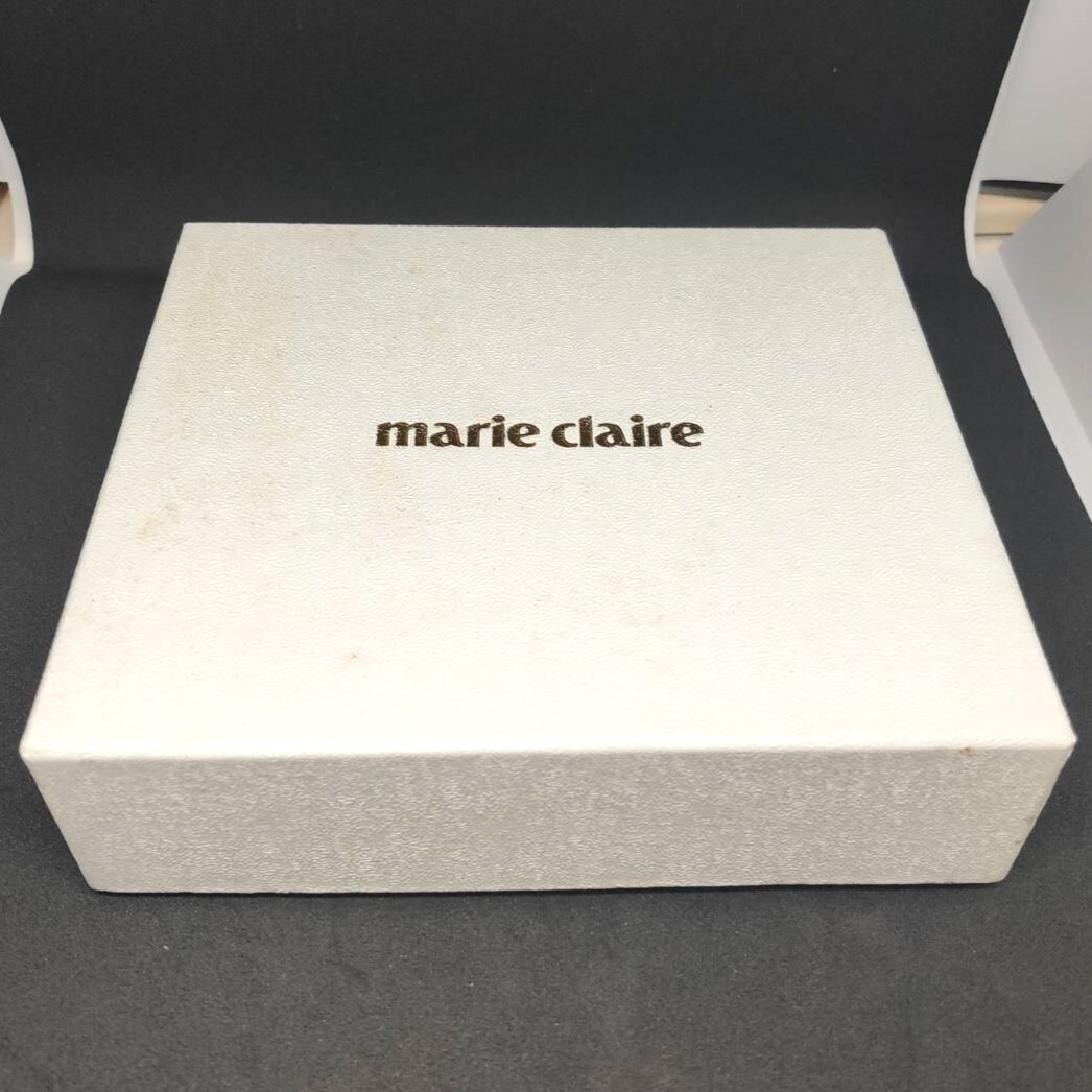 1円～★美品★marie claire マリクレール ２つ折り財布 ウォレット エメラルドグリーン 　【2363】１か所小汚れ箇所あり（写真参照）_画像2