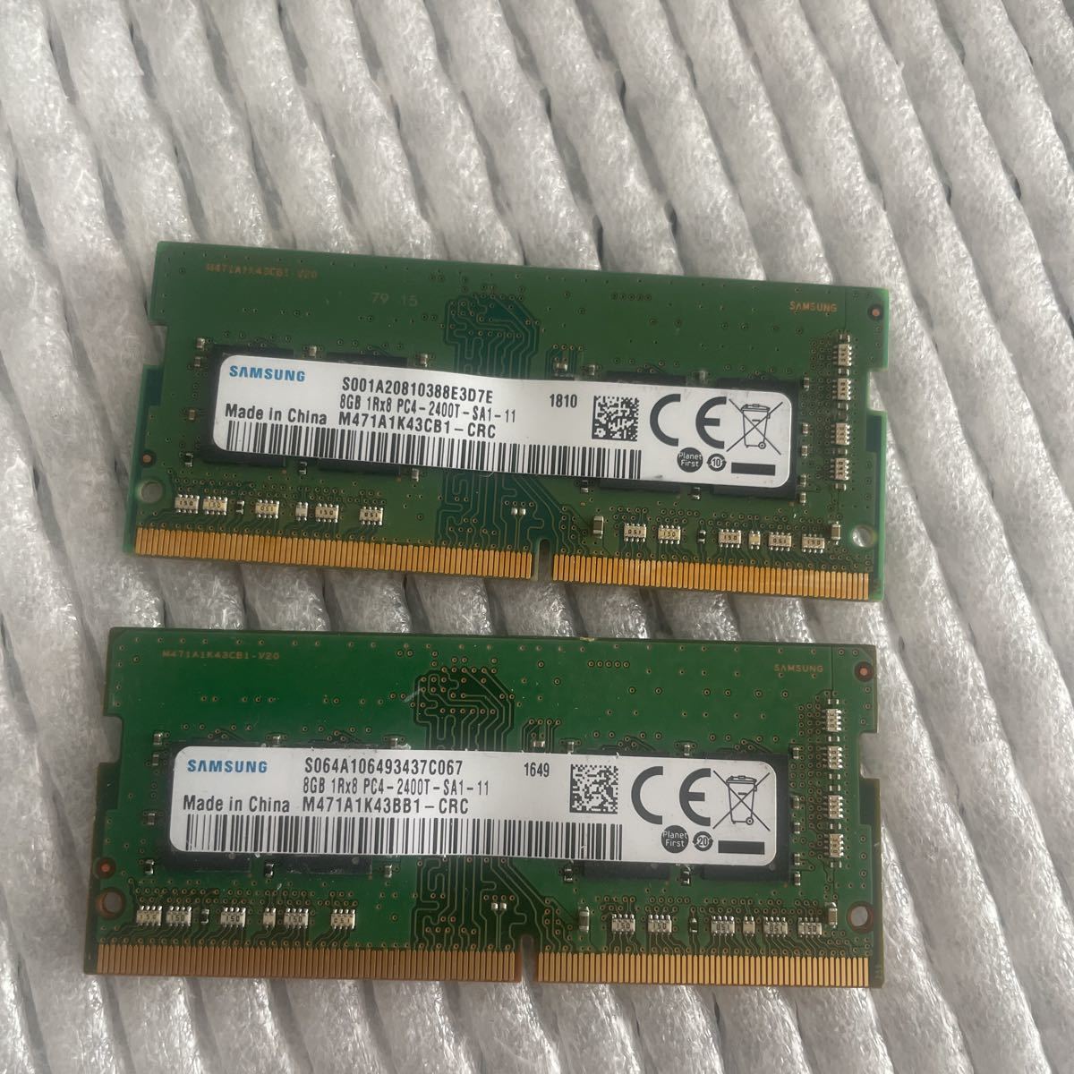 SAMSUNG ノート用8GBメモリー 1Rx8 PC4-2400T-SA1-11 M471A1K43CB1-CRC 2枚_画像1