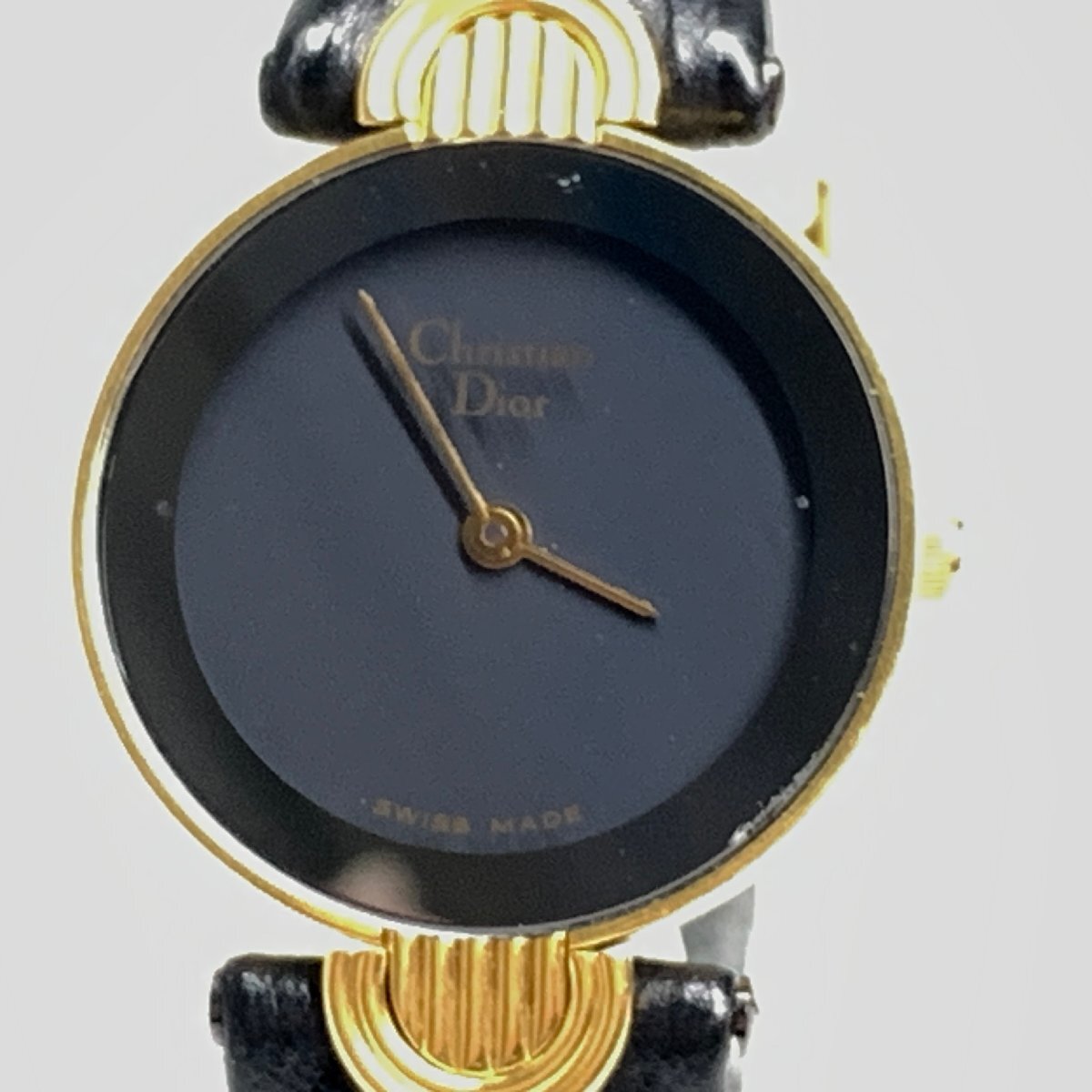 f001 Z4 41. Christian Dior クリスチャンディオール レディース腕時計 QZ 3032 レザーベルト ブラック系 動作品の画像2