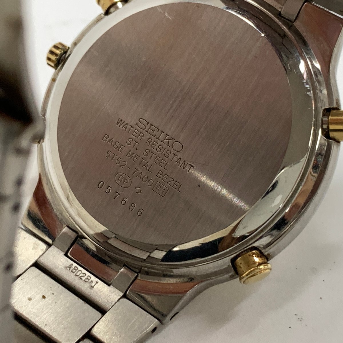 f001 Z4 62. SEIKO WORLD TIME セイコー ワールドタイム 5T52-7A00 クォーツ QZ クロノグラフ デイト 腕時計 白文字盤 ホワイト 動作品の画像4