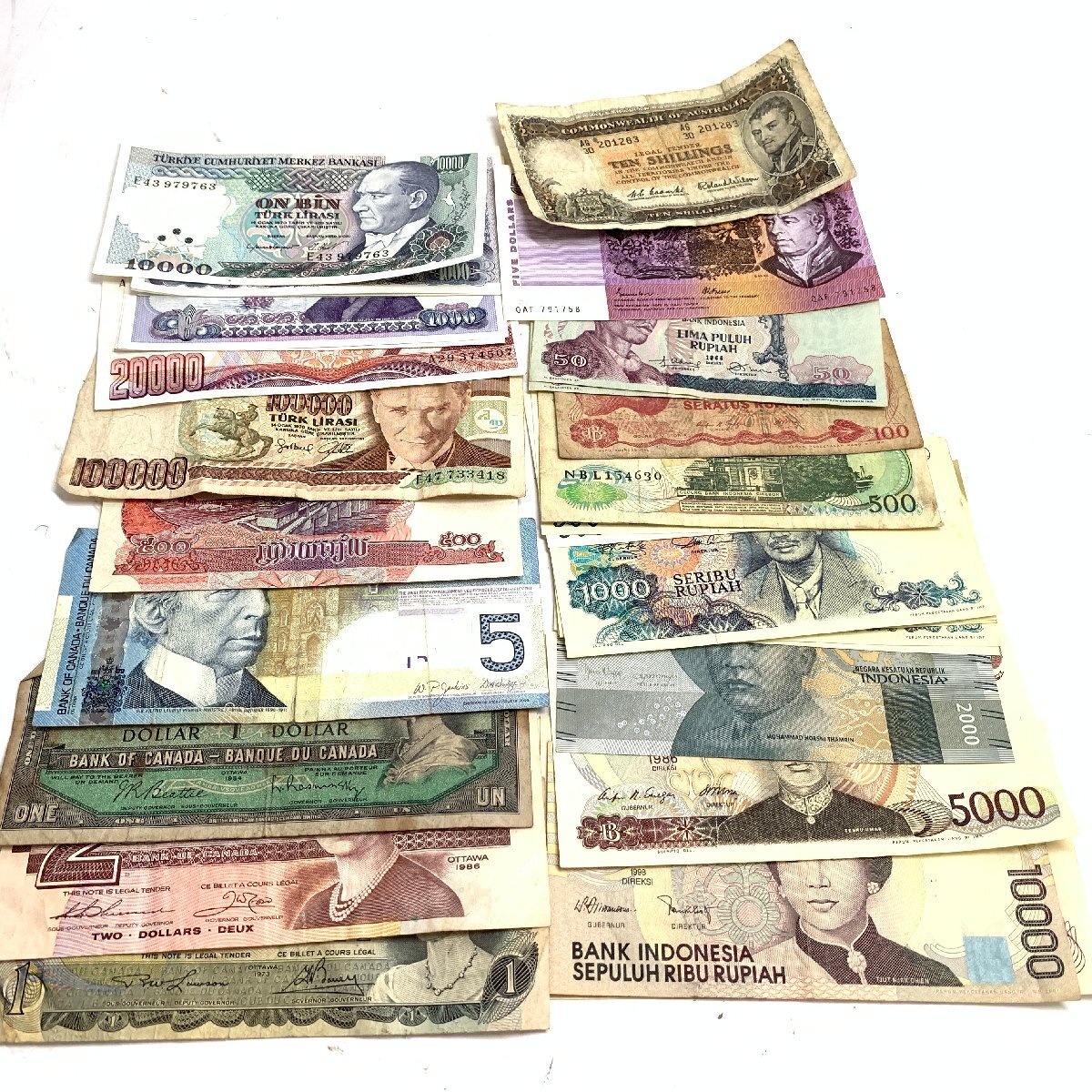 f001 B 外国紙幣 おまとめ 旧紙幣 海外 大量 イタリア/インドネシア/マレーシア/セイロン/トルコ/カンボジア レア 希少_画像4