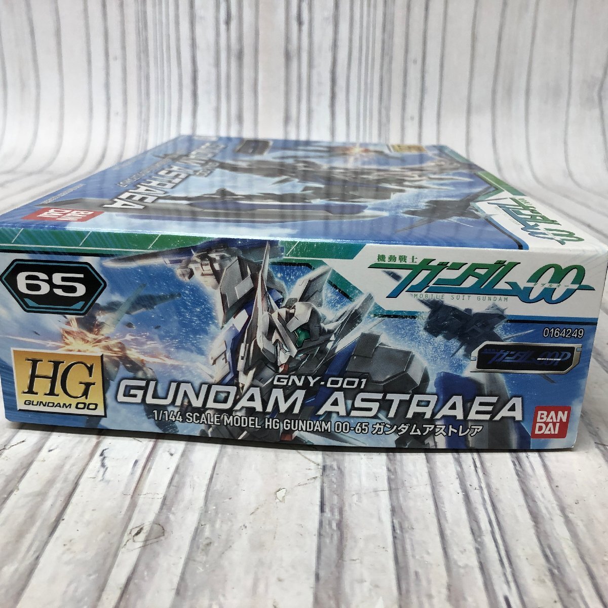 m001l X 392. バンダイ ガンプラ HG 1/144 GNY-001 00-65 ガンダムアストレア プラモデル 保管品_画像2