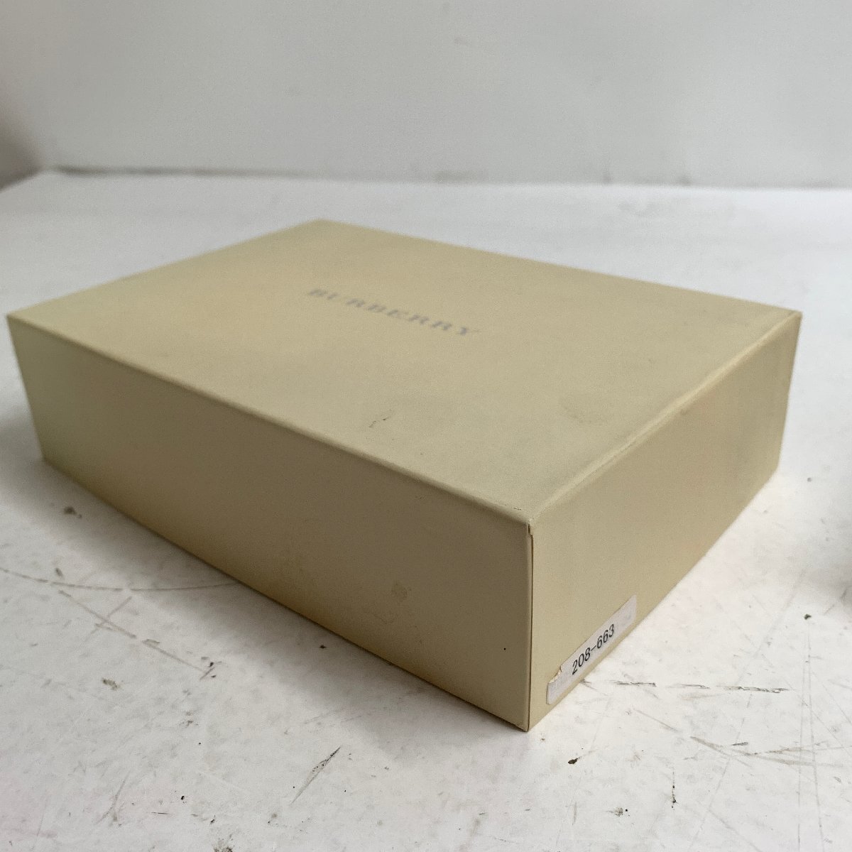 f001 B 新品未使用 BURBERRY バーバリー ペンケース　ハンドタオル　ギフトセット　箱付き_画像4