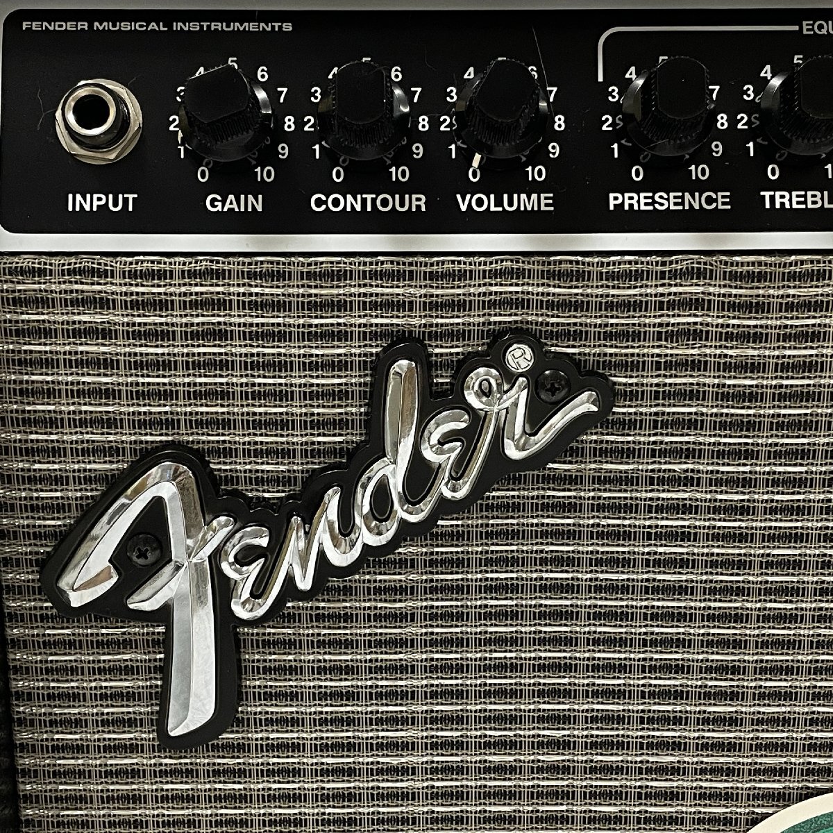 m002L D4(100) 動作品 Fender Studio Reverb SR-15CE ギター アンプ フェンダー 音響機器 音響機材_画像6