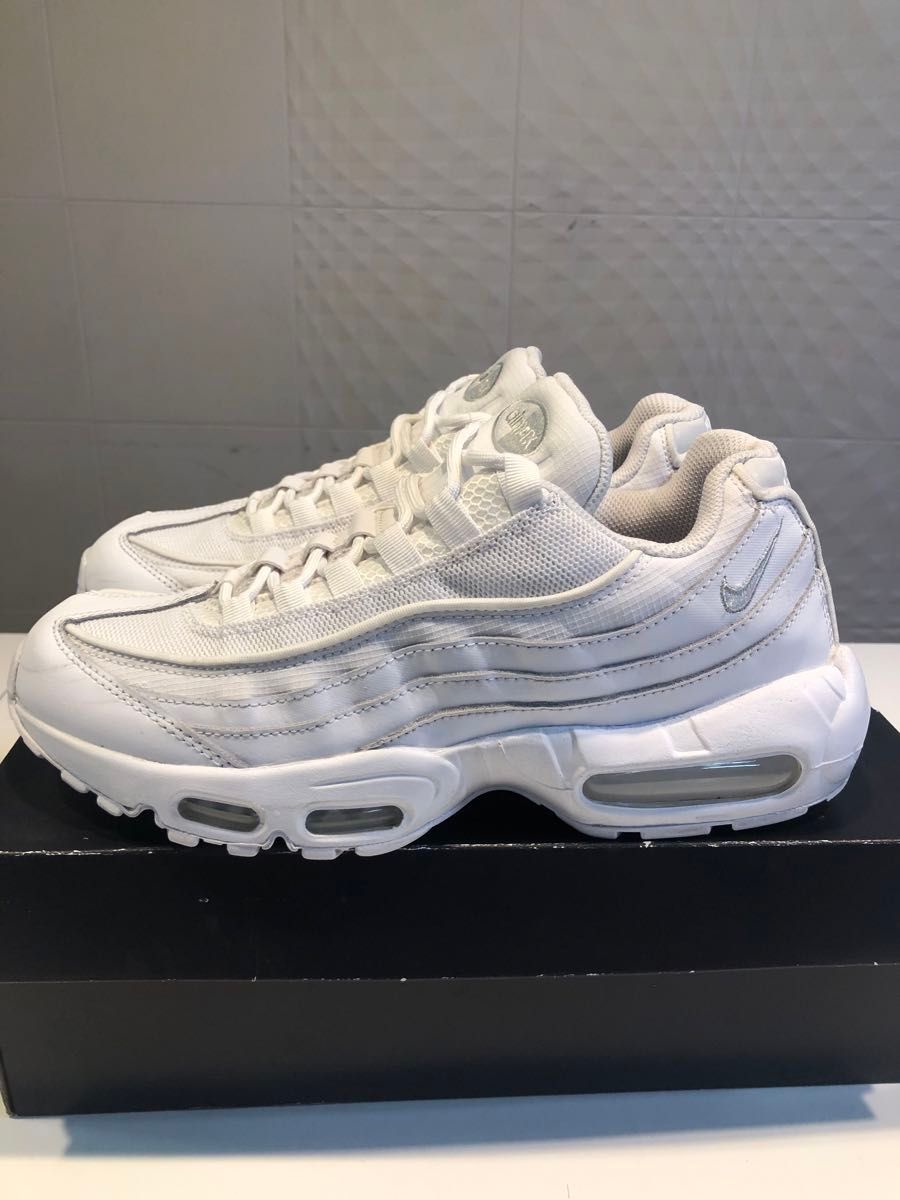 【美品26.0cm】NIKE AIR MAX95 essential