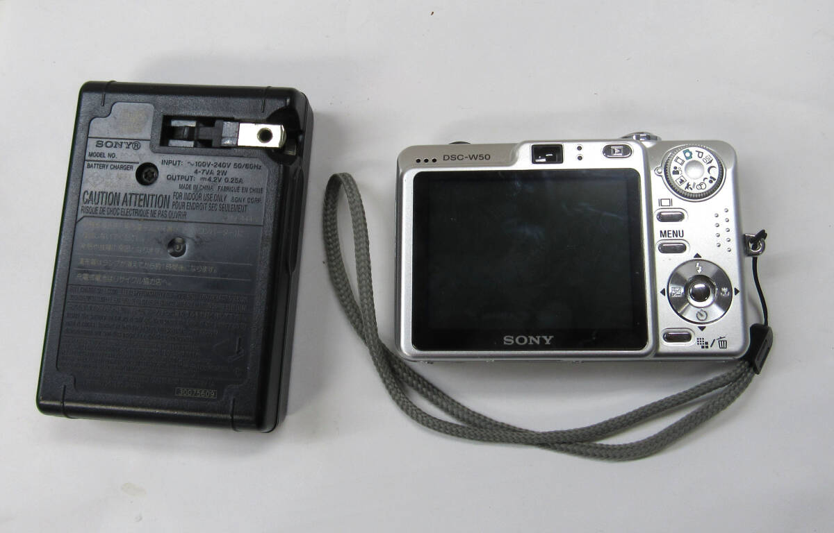 ソニー SONY Cyber-shot DSC-W50　バッテリー付き コンパクトデジタルカメラ _画像2