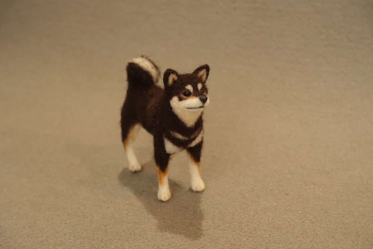 小さな柴犬　9cm　黒柴犬　羊毛フェルト　ハンドメイド　ミニチュア_画像5