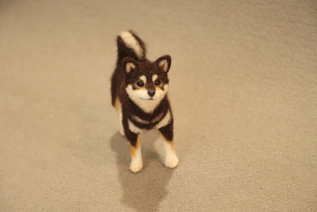 小さな柴犬　9cm　黒柴犬　羊毛フェルト　ハンドメイド　ミニチュア_画像9