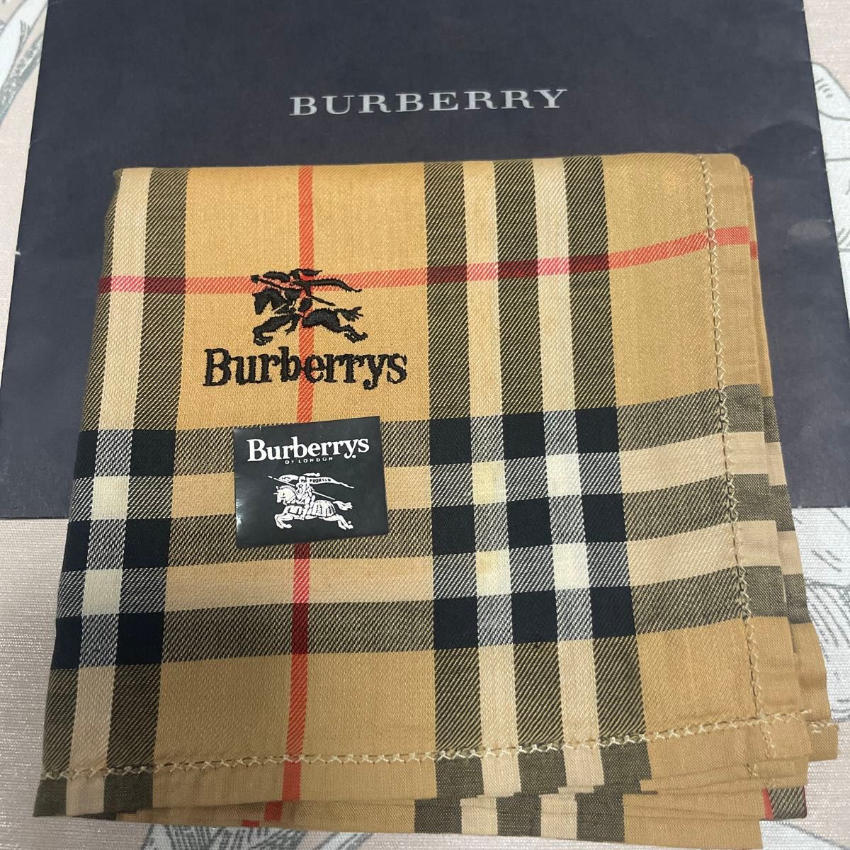 [新品未使用品]BURBERRYバーバリーメンズハンカチ　チェック柄