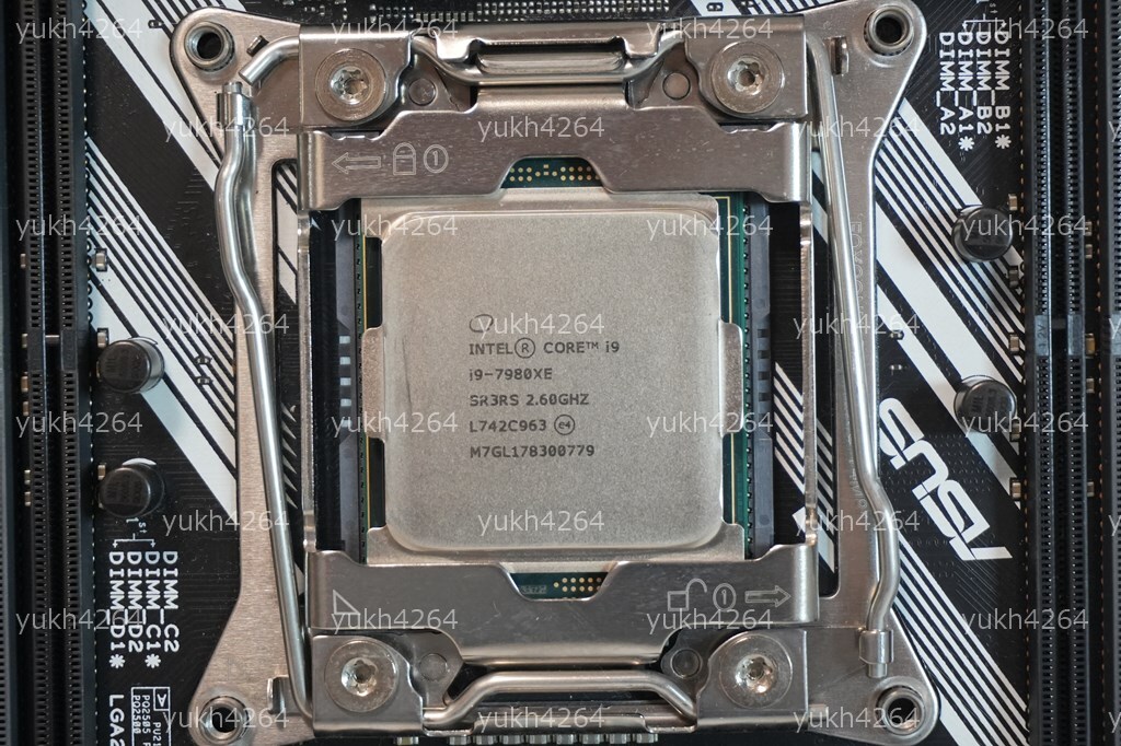 【美品】Intel Core i9-7980XE 18コア 36スレッド 4.4GHz LGA2066 Skylake-X X299/C622対応 4ch メモリ8本 DDR4最大512GB PCIe3.0 44レーン_ASUS PRIME X299-Aで動作確認済