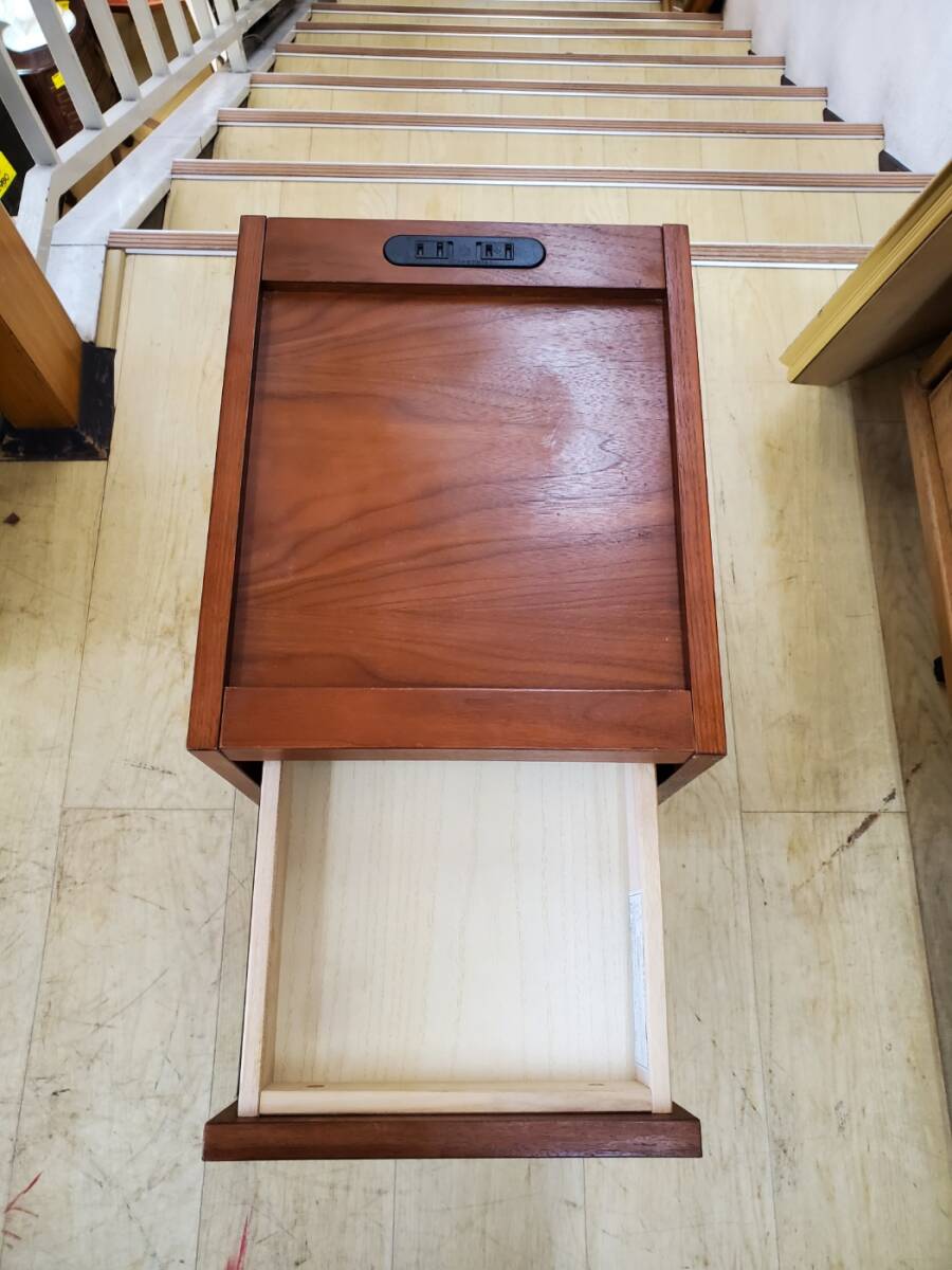 Granz (グランツ) ナイトテーブル サイドテーブル 隠しキャスター付き MP-497 幅30×奥行36×高さ40㎝ ブラウン 木目模様の画像3