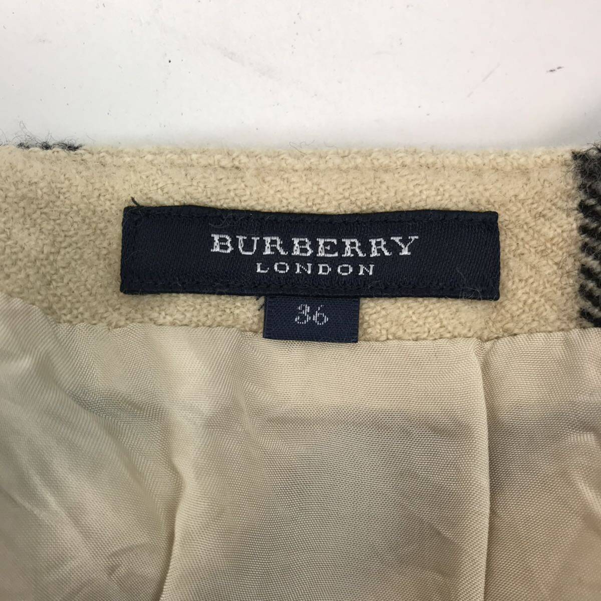 k89 BURBERRY バーバリー ウール チェック スカート 毛100% 膝丈スカート ベージュ 36 レディース 正規品_画像7