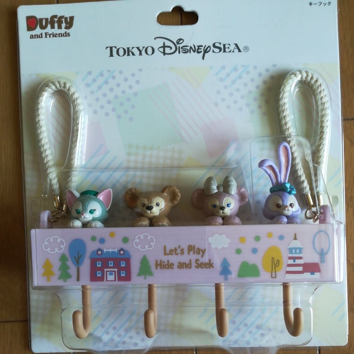 新品　TDS ダッフィー ダッフィーたちのかくれんぼ キーフック