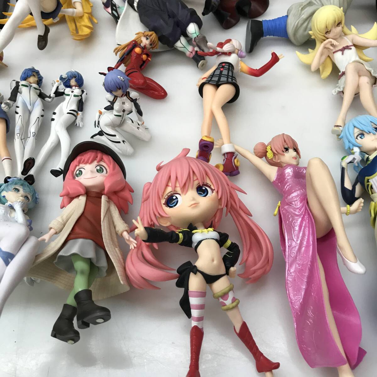 No.5471 ★一円～　フィギュアジャンクまとめ　エヴァ　このすば　転スラ　ドラゴンボール　コナン　鬼滅　物語シリーズ　他多数 _画像6