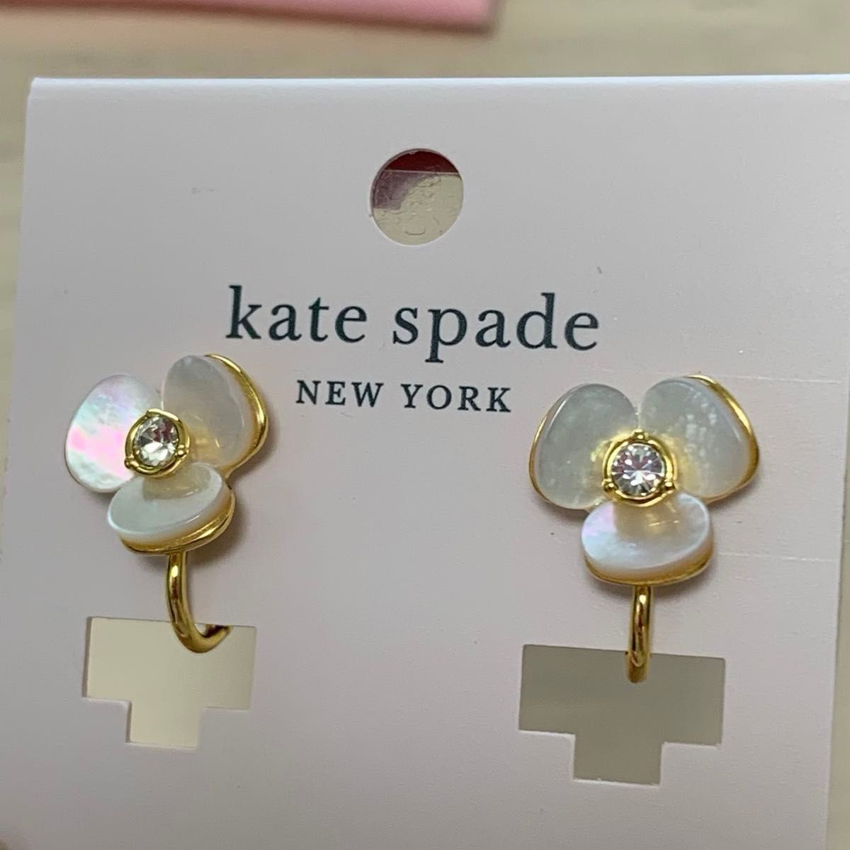 新品 未使用 ケイトスペード Kate Spade イヤリング ゴールド 花 レディースアクセサリー ホワイト ディスコパンジー