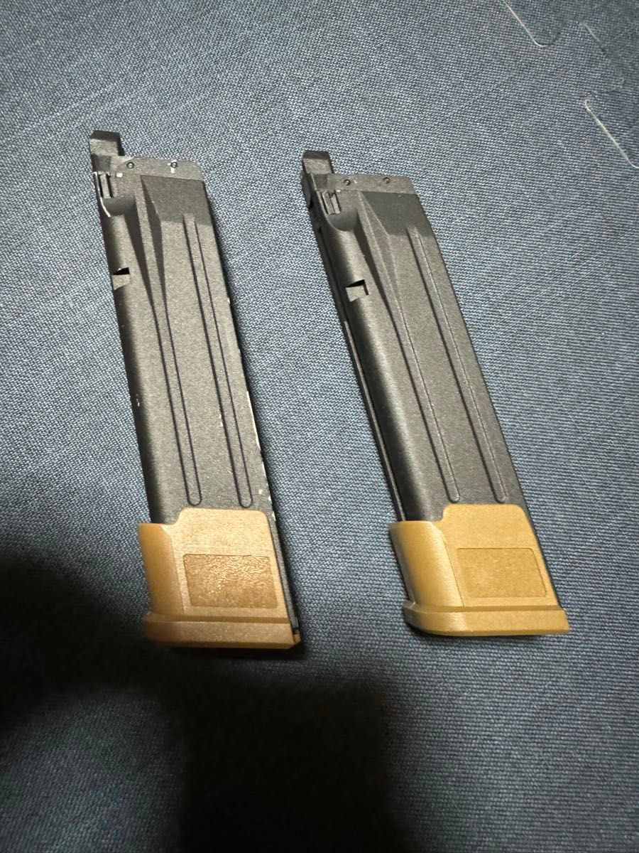 SIG SAUER M17 co2ガスガン TAN