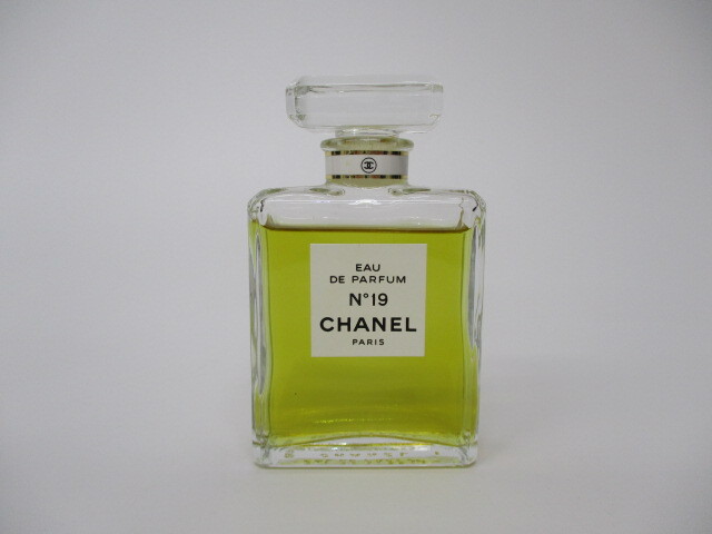 【5-125】 CHANEL シャネル　香水 No19 EAU DE PARFUM 50ml_画像2