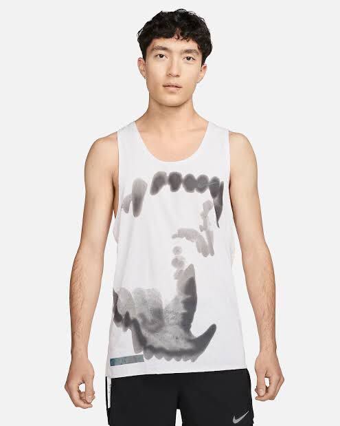 美品 NIKE RUNNING DIVISION タンクトップ M L/ マラソン 美品 NIKE RUNNING DIVISION タンクトップ M L/ マラソン