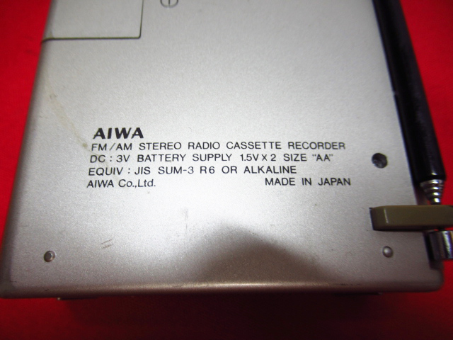 AIWA アイワ HS-J2 CassetteBoy カセットボーイ ラジオ カセットレコーダ 通電確認済 ジャンク品 レトロ 当時物 録音 再生 管理6E0515A-A03_画像10