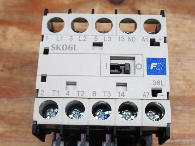 未使用品 富士電機 FUJI 標準形電磁開閉器 コンタクタ形補助継電器 SKシリーズ 直流操作形(1.2W) 06 SK06LW-E10KP95 管理6Y0517D-YP_画像3