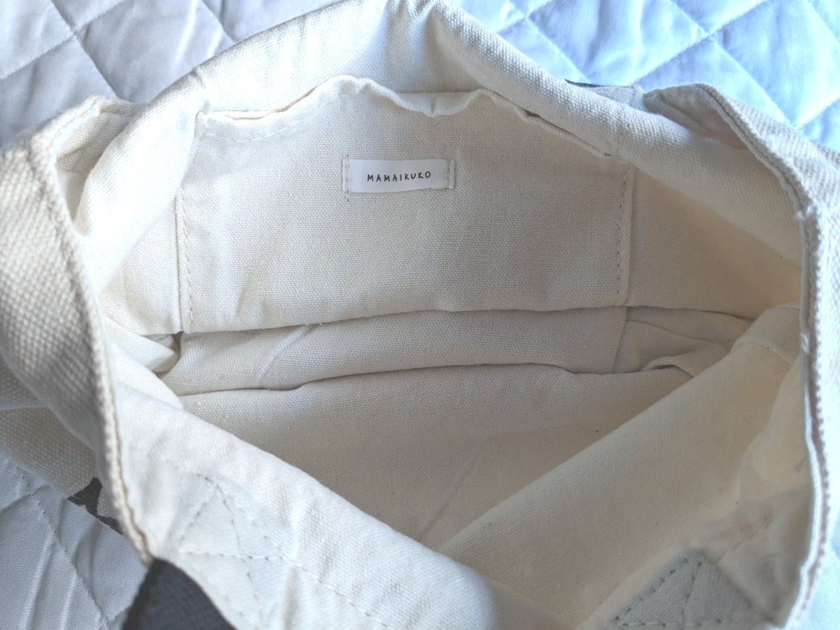 MAMAIKUKO  ママイクコ　トートバッグ　帆布風　綿素材オフホワイト　シンプル　素朴　ガーリー　バッグインバッグ　カジュアル