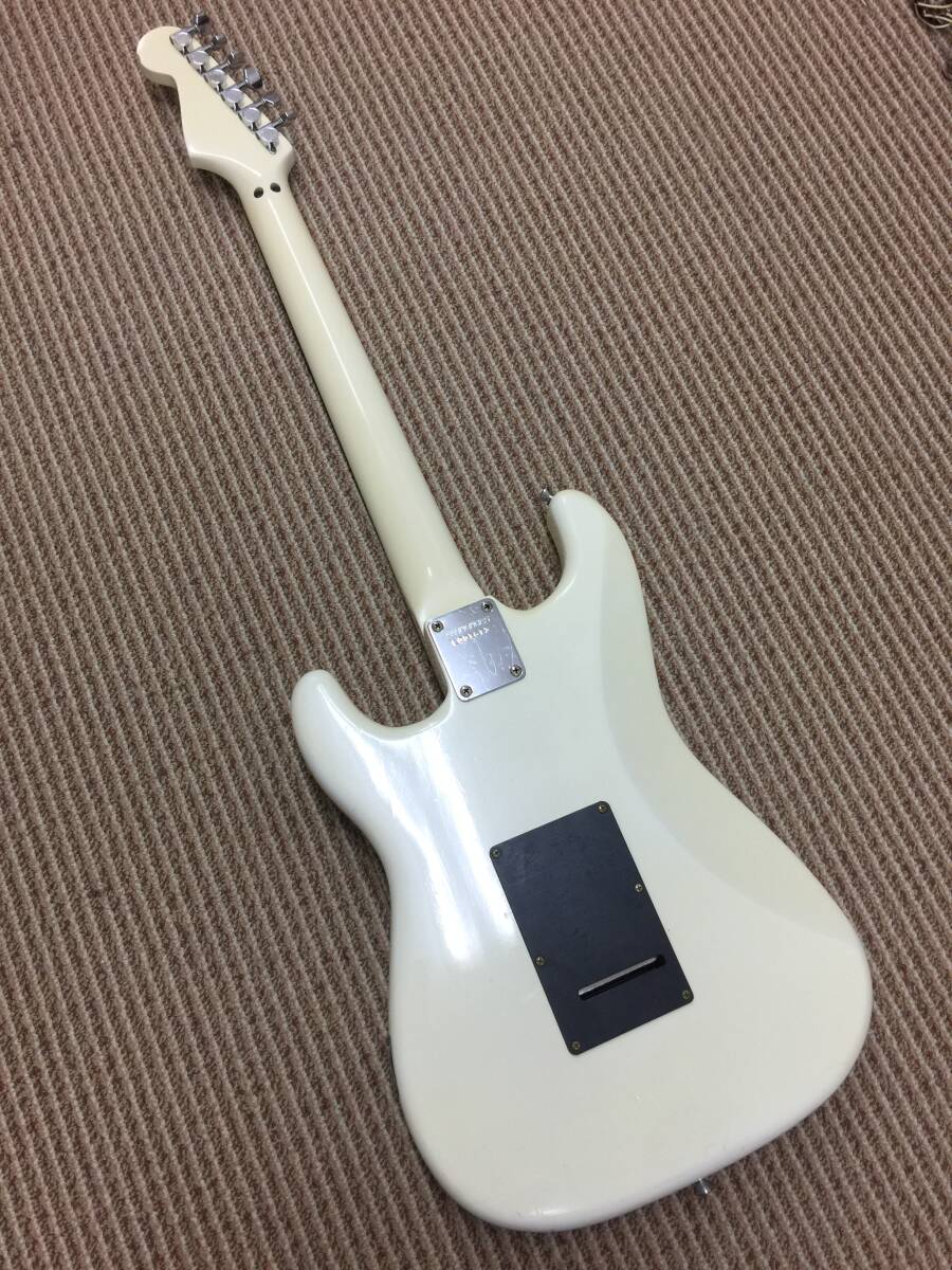 1984か85年製 FERNANDES FSTを上質にモディファイした一本です　シングルx3で3連SW、シャーラーVintage Tremolo搭載！_画像4