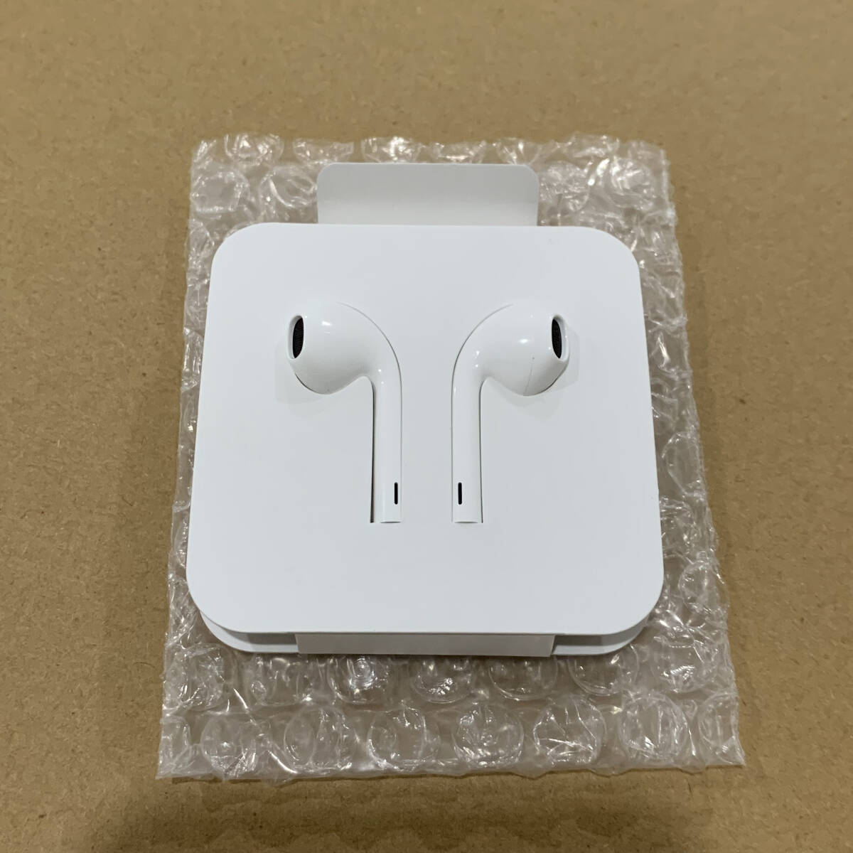 iPhoneイヤホン　アップル純正　USB-Cイヤホン　アイホン　有線イヤホン