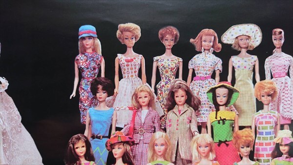 40th anniversary Barbie 40周年記念ポスター 1990年代 当時物 バービー人形 着せ替え人形 バービーコレクション ドール 雑貨_画像8