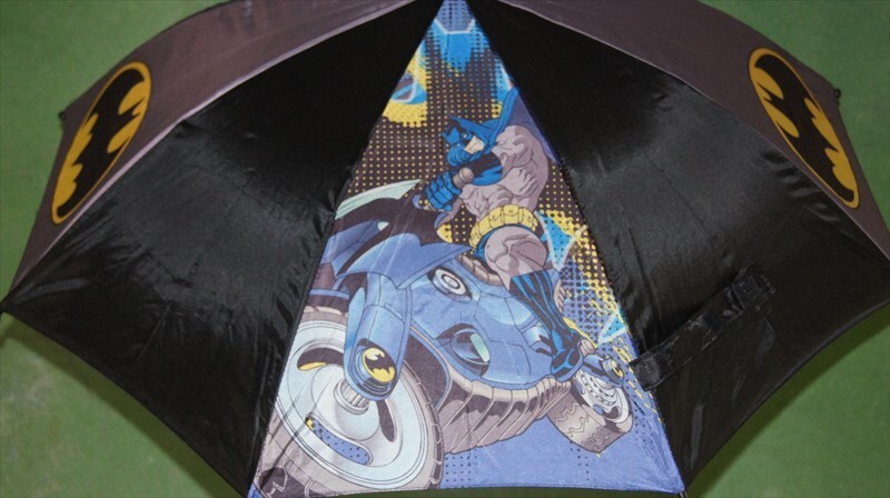 BATMAN バットモービル デザイン 子供用傘 持ち手がフィギュア DCコミックス キッズ アメコミ キャラクター 雑貨[未使用品]_画像2