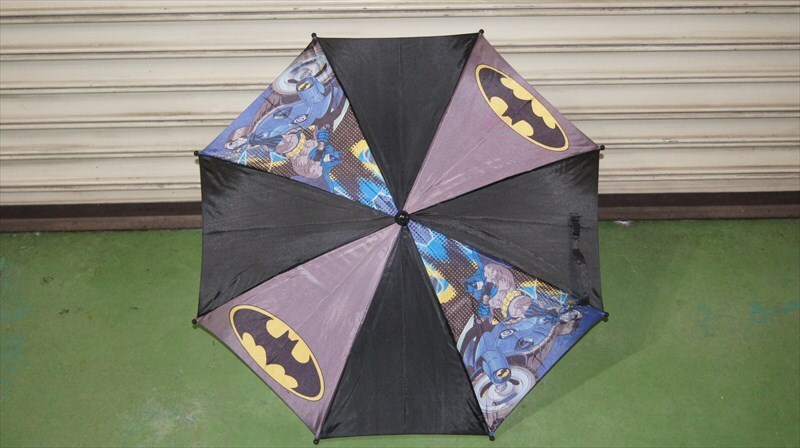 BATMAN バットモービル デザイン 子供用傘 持ち手がフィギュア DCコミックス キッズ アメコミ キャラクター 雑貨[未使用品]_画像4