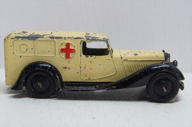 [珍品]Dinky Toys 救急車/クリーム ダイキャスト ミニカー 1940年代 当時物 ディンキートイ イギリス製 老舗 雑貨_画像4