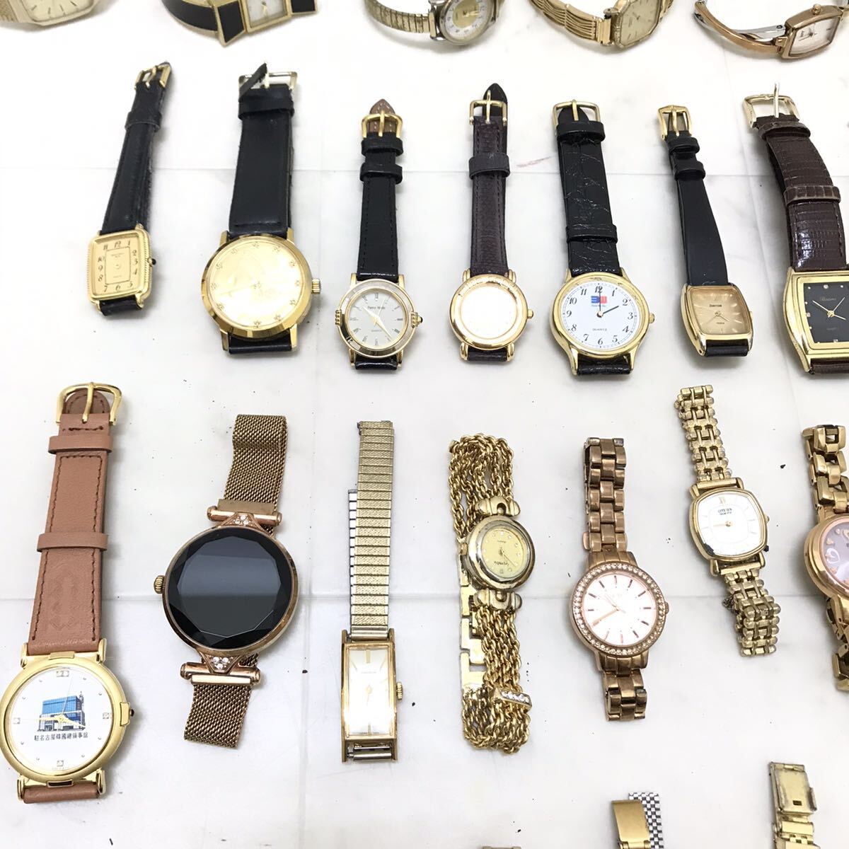 M ゴールドカラー 腕時計 90本まとめ売り EMPORIO ARMANI セイコー シチズン カシオ オリエント CYMA テクノス 等 稼働品含むの画像4