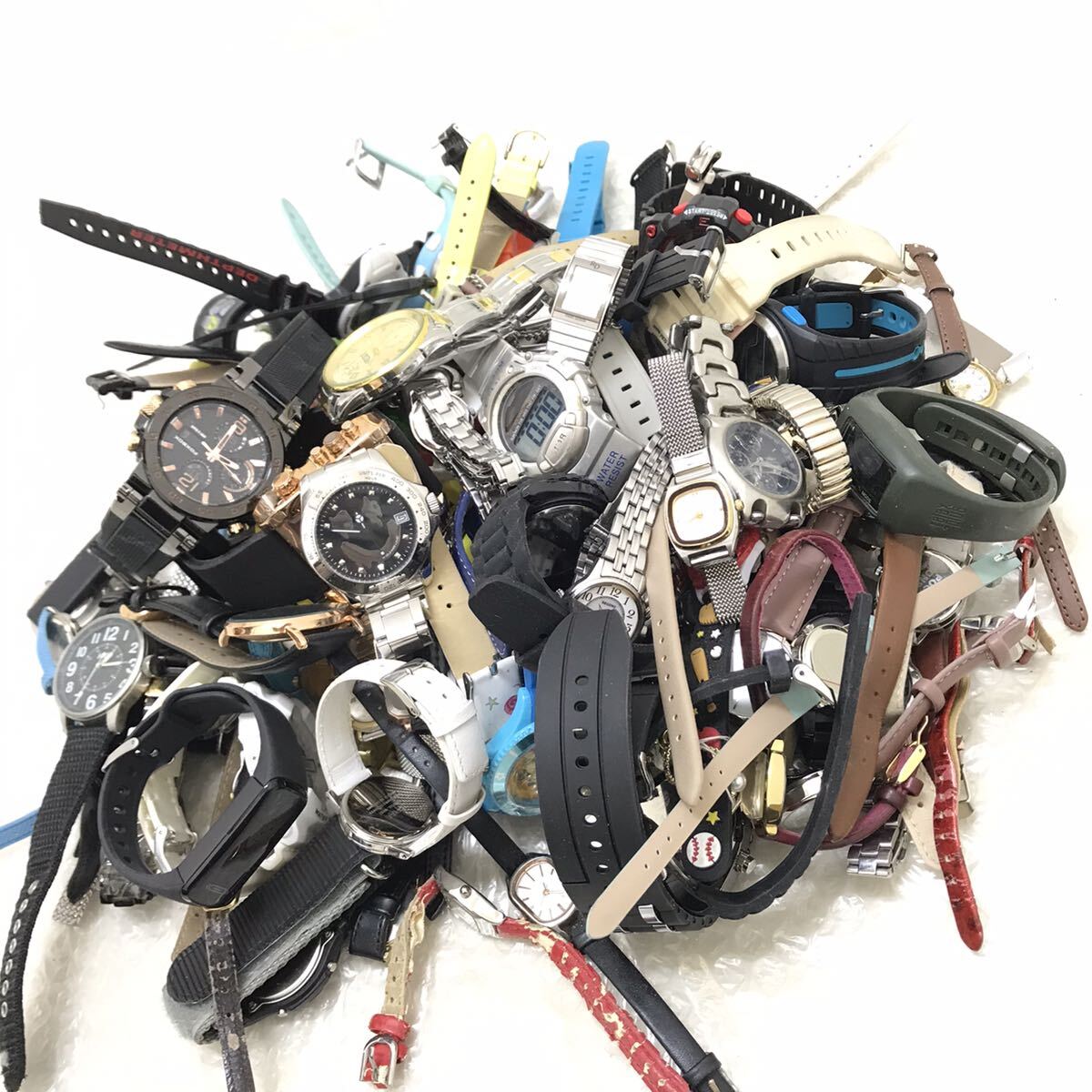 M2 腕時計 まとめ売り 超大量 120本 腕時計 スマートウォッチ SEIKO セイコー CITIZEN シチズン 等 ソーラー 稼働品含む 100本以上_画像2