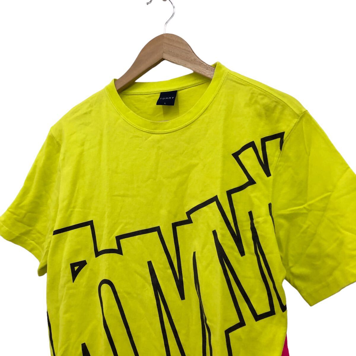 NC223 TOMMY トミーヒルフィガー 半袖 デカロゴ Tシャツ ティシャツ トップス カットソー メンズ L ネオンカラー イエロー 黄色 日本製_画像3