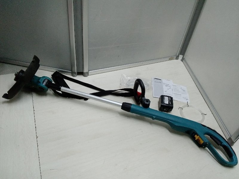 2 makita マキタ 充電式 草刈機 MUR141D 260mm バッテリー BL1460B 充電器なし ナイロンコード_画像1