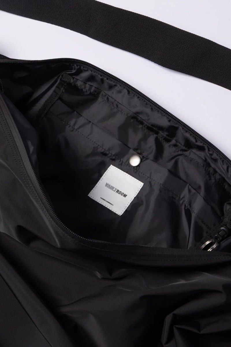 新品未開封 vaultroom DEVICE SHOULDER BAG ボルトルーム 新品未開封 vaultroom DEVICE SHOULDER BAG ボルトルーム