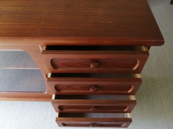 Danish Vintage Teak Cabinet #FRITZ HANSEN #Getama 高級 重厚 北欧 天然木 無垢 ヴィンテージ キャビネット サイドボード リビングボード_画像8