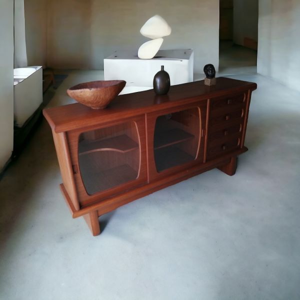 Danish Vintage Teak Cabinet #FRITZ HANSEN #Getama 高級 重厚 北欧 天然木 無垢 ヴィンテージ キャビネット サイドボード リビングボード_画像2